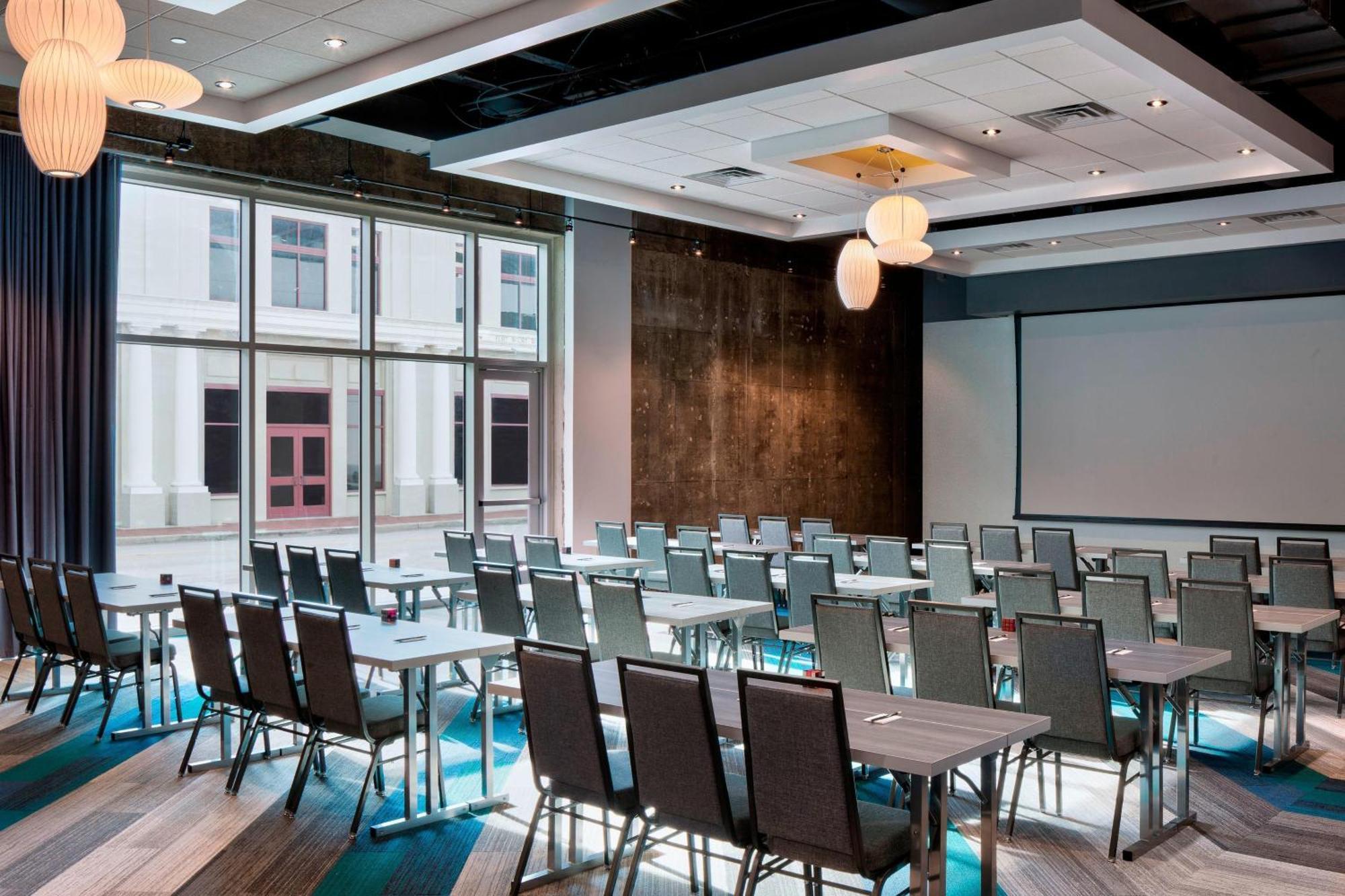 Aloft Fort Worth Downtown Экстерьер фото